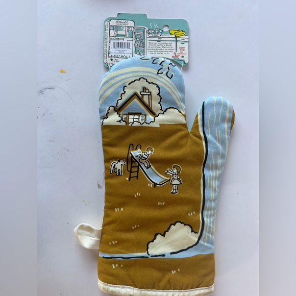 Blue Q Light Blue Oven Mitt with Humorous Text - Picture 3 of 6